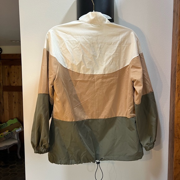 Colorblock Windbreaker - Picture 6 of 6